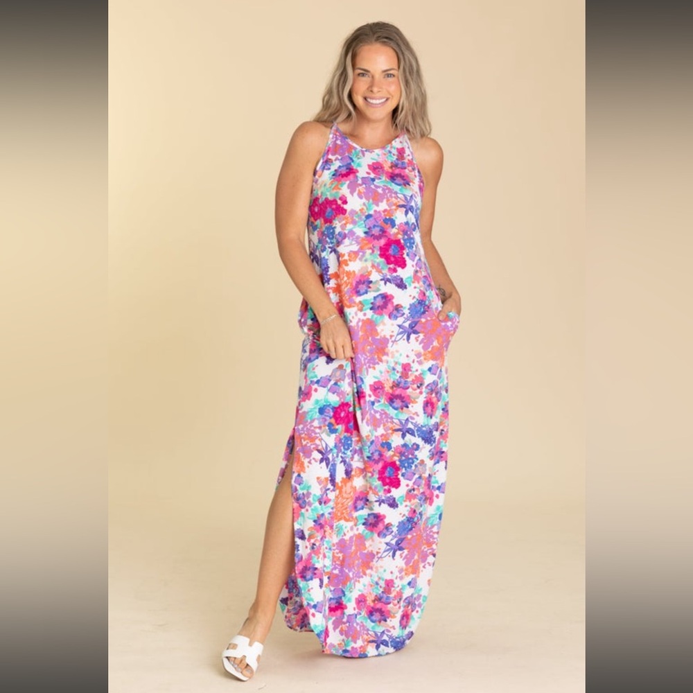🛻 Floral Maxi Dress